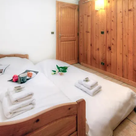 Апартаменти Les Bossons Sleeps 6