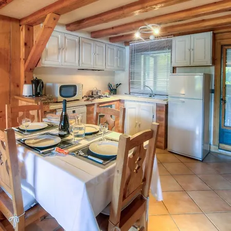 Apartment Les Bossons Sleeps 6