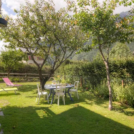 Les Bossons Sleeps 6 Chamonix