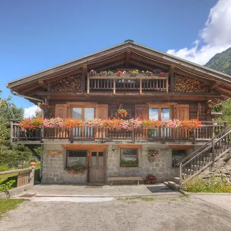 Les Bossons Sleeps 6 Апартаменти