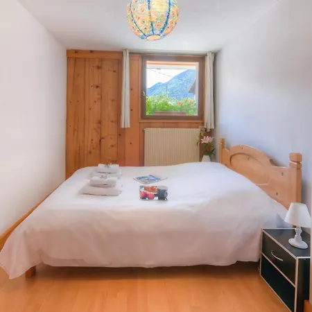 Les Bossons Sleeps 6 Apartment *
