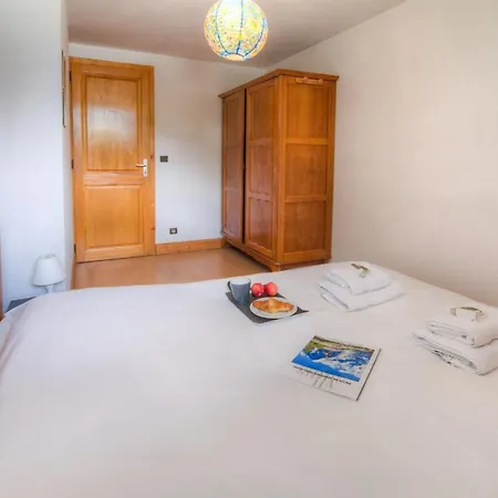 Les Bossons Sleeps 6 Шамоні